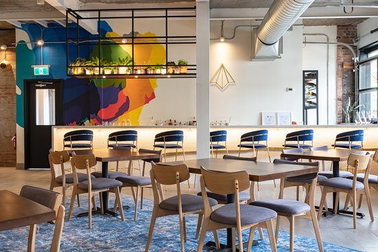 Restaurants in St. Catharines dining room